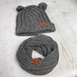 Gorro y cuello de bebé tejido por mayor CARILO